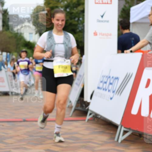 31.08.2025 - 21. Blankeneser Heldenlauf Strokosch-Dieckow http://msf.ph/oto/8698072 31.08.2025 10:31:15 Ziel 2437, 2324, 2147, 2121, 2307, 2399, 2103 meine-sportfotos.de