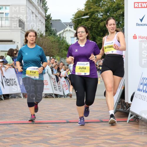 31.08.2025 - 21. Blankeneser Heldenlauf Strokosch-Dieckow http://msf.ph/oto/8698086 31.08.2025 10:31:11 Ziel 2437, 2324, 2147, 2121, 2307, 2018 meine-sportfotos.de