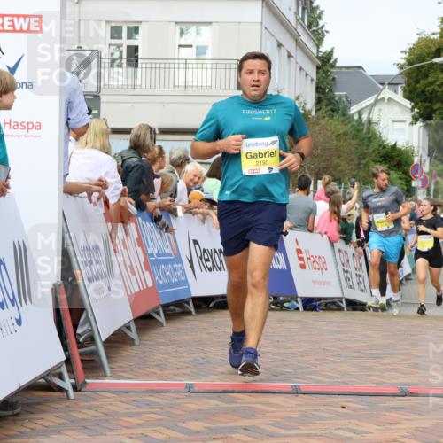 31.08.2025 - 21. Blankeneser Heldenlauf Strokosch-Dieckow http://msf.ph/oto/8698108 31.08.2025 10:26:01 Ziel 2736, 2777, 2342, 2193, 2070, 2241, 2243, 2119, 2118 meine-sportfotos.de