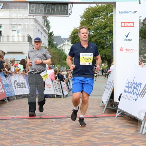 31.08.2025 - 21. Blankeneser Heldenlauf Strokosch-Dieckow http://msf.ph/oto/8698168 31.08.2025 10:25:42 Ziel 2410, 2742, 2366, 2235, 2726 meine-sportfotos.de