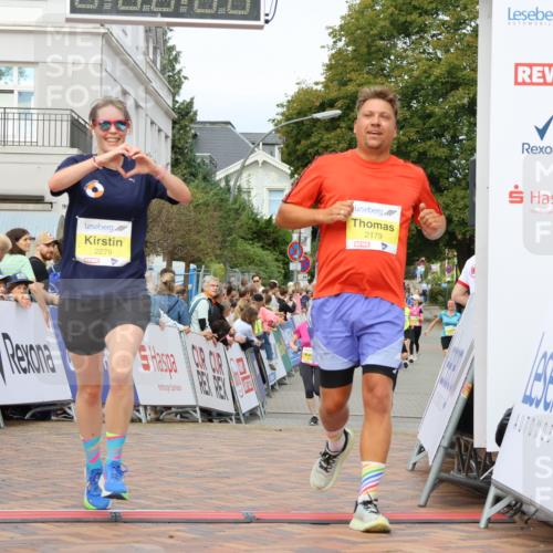 31.08.2025 - 21. Blankeneser Heldenlauf Strokosch-Dieckow http://msf.ph/oto/8698194 31.08.2025 10:30:45 Ziel 2179, 2279, 2102 meine-sportfotos.de