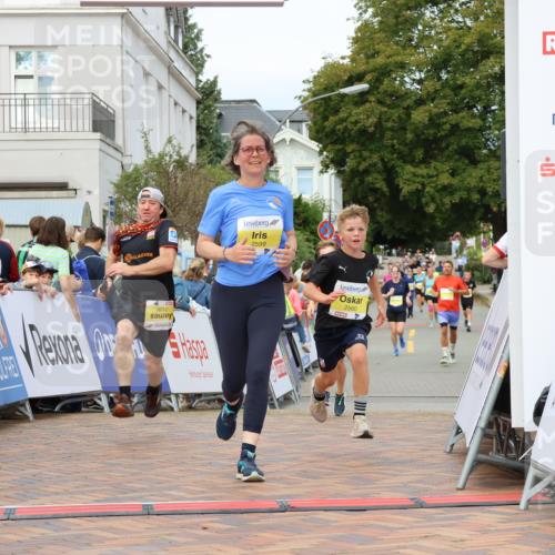 31.08.2025 - 21. Blankeneser Heldenlauf Strokosch-Dieckow http://msf.ph/oto/8698239 31.08.2025 10:30:36 Ziel 2560, 2106, 2599, 2102 meine-sportfotos.de
