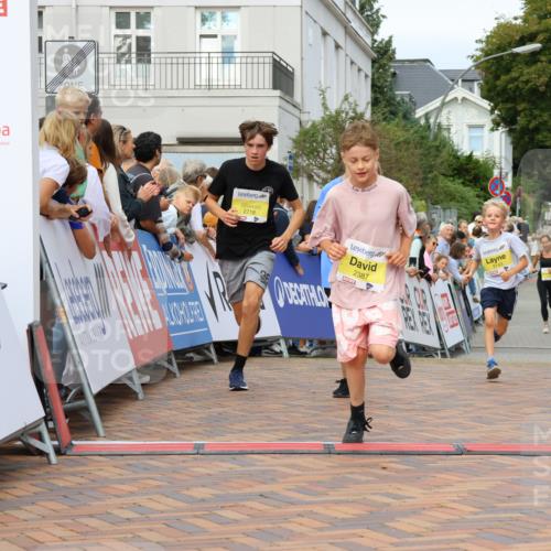 31.08.2025 - 21. Blankeneser Heldenlauf Strokosch-Dieckow http://msf.ph/oto/8698449 31.08.2025 10:28:52 Ziel 2060, 2346, 2718, 2719, 2143, 2387 meine-sportfotos.de