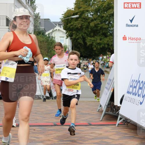 31.08.2025 - 21. Blankeneser Heldenlauf Strokosch-Dieckow http://msf.ph/oto/8698608 31.08.2025 10:27:26 Ziel 2715, 2463, 2559, 2725, 2533, 2709 meine-sportfotos.de
