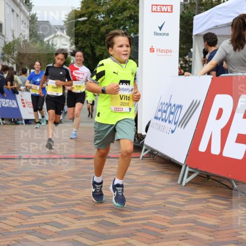 31.08.2025 - 21. Blankeneser Heldenlauf Strokosch-Dieckow http://msf.ph/oto/8698642 31.08.2025 10:27:10 Ziel 1101, 2150, 2205, 2521, 2517, 2413 meine-sportfotos.de