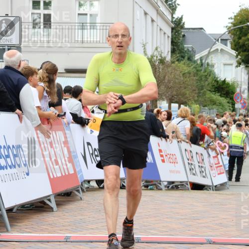 31.08.2025 - 21. Blankeneser Heldenlauf Strokosch-Dieckow http://msf.ph/oto/8698890 31.08.2025 12:48:21 Ziel 5335, 5489 meine-sportfotos.de