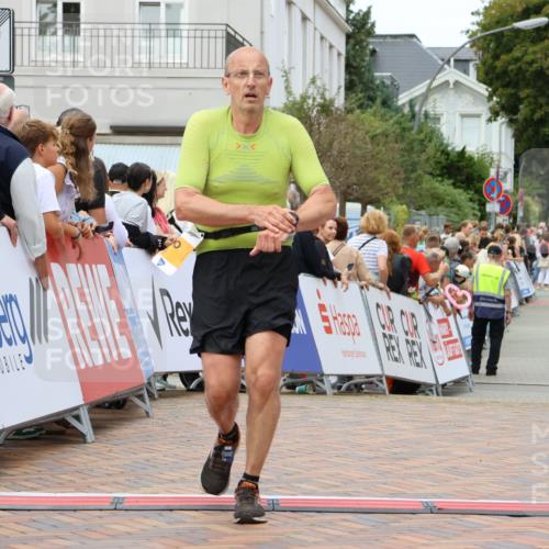 31.08.2025 - 21. Blankeneser Heldenlauf Strokosch-Dieckow http://msf.ph/oto/8698894 31.08.2025 12:48:21 Ziel 5335, 5489 meine-sportfotos.de