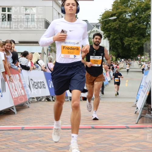31.08.2025 - 21. Blankeneser Heldenlauf Strokosch-Dieckow http://msf.ph/oto/8698918 31.08.2025 12:47:53 Ziel 5816, 5537 meine-sportfotos.de