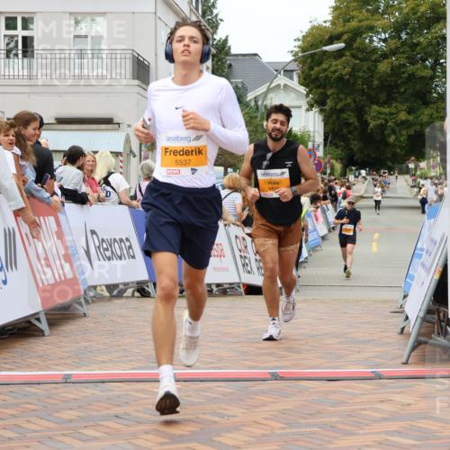 31.08.2025 - 21. Blankeneser Heldenlauf Strokosch-Dieckow http://msf.ph/oto/8698923 31.08.2025 12:47:52 Ziel 5816, 5537 meine-sportfotos.de