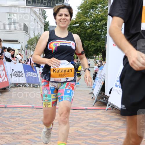 31.08.2025 - 21. Blankeneser Heldenlauf Strokosch-Dieckow http://msf.ph/oto/8698939 31.08.2025 12:47:36 Ziel 5707, 5590, 5364 meine-sportfotos.de