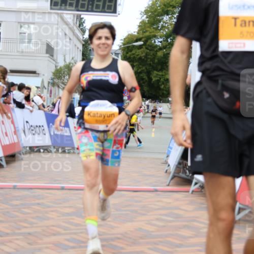 31.08.2025 - 21. Blankeneser Heldenlauf Strokosch-Dieckow http://msf.ph/oto/8698944 31.08.2025 12:47:36 Ziel 5707, 5590, 5364 meine-sportfotos.de