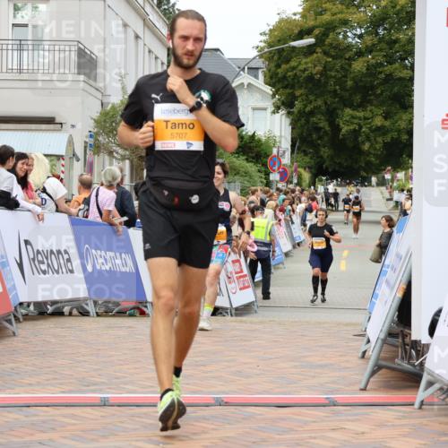 31.08.2025 - 21. Blankeneser Heldenlauf Strokosch-Dieckow http://msf.ph/oto/8698947 31.08.2025 12:47:32 Ziel 5707, 5295, 5780, 5590 meine-sportfotos.de