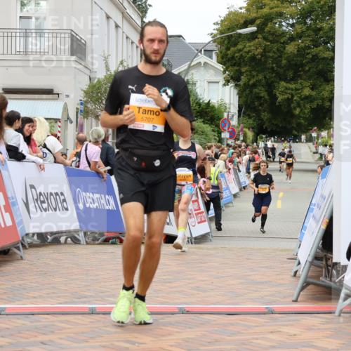 31.08.2025 - 21. Blankeneser Heldenlauf Strokosch-Dieckow http://msf.ph/oto/8698949 31.08.2025 12:47:32 Ziel 5707, 5295, 5780, 5590 meine-sportfotos.de