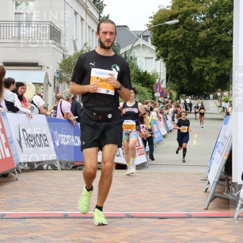31.08.2025 - 21. Blankeneser Heldenlauf Strokosch-Dieckow http://msf.ph/oto/8698950 31.08.2025 12:47:32 Ziel 5707, 5295, 5780, 5590 meine-sportfotos.de