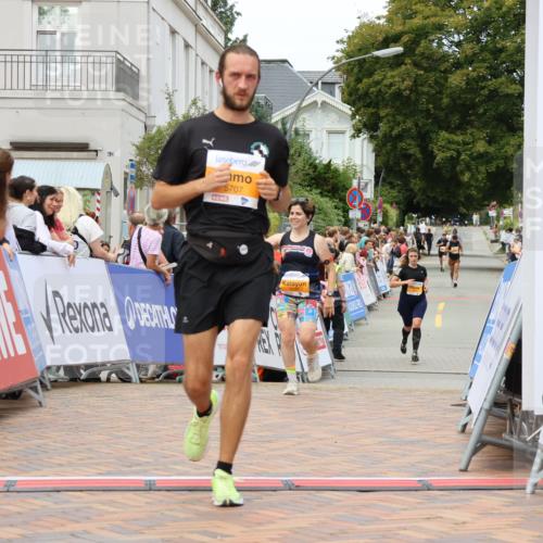 31.08.2025 - 21. Blankeneser Heldenlauf Strokosch-Dieckow http://msf.ph/oto/8698952 31.08.2025 12:47:32 Ziel 5707, 5295, 5780, 5590 meine-sportfotos.de