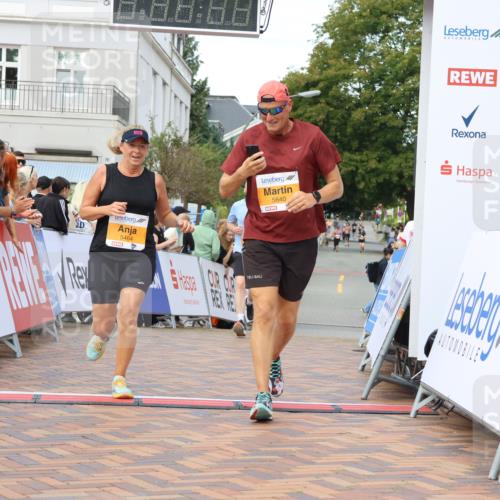 31.08.2025 - 21. Blankeneser Heldenlauf Strokosch-Dieckow http://msf.ph/oto/8698980 31.08.2025 12:59:16 Ziel 5640, 5464, 5646, 5418 meine-sportfotos.de