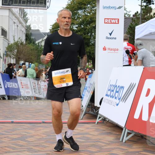 31.08.2025 - 21. Blankeneser Heldenlauf Strokosch-Dieckow http://msf.ph/oto/8699010 31.08.2025 12:59:06 Ziel 5782, 5447 meine-sportfotos.de