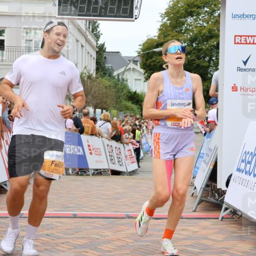31.08.2025 - 21. Blankeneser Heldenlauf Strokosch-Dieckow http://msf.ph/oto/8699024 31.08.2025 12:47:02 Ziel 5592, 5591, 4092 meine-sportfotos.de