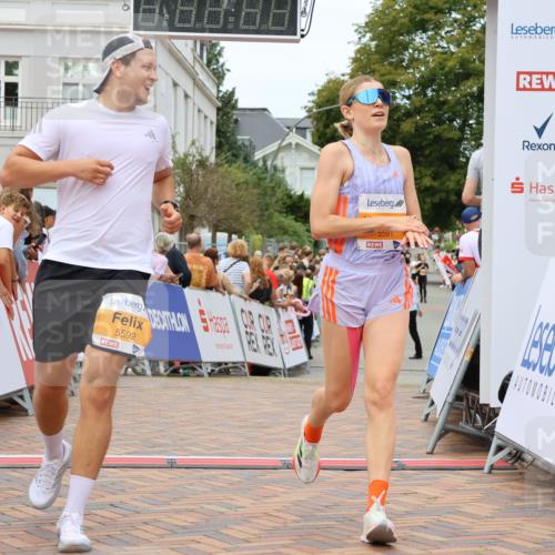 31.08.2025 - 21. Blankeneser Heldenlauf Strokosch-Dieckow http://msf.ph/oto/8699027 31.08.2025 12:47:02 Ziel 5592, 5591, 4092 meine-sportfotos.de