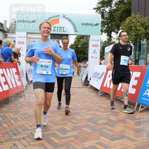 31.08.2025 - 21. Blankeneser Heldenlauf Strokosch-Dieckow http://msf.ph/oto/8699069 31.08.2025 12:46:28 Ziel 5105, 5313, 4270, 4271, 4040, 4108 meine-sportfotos.de