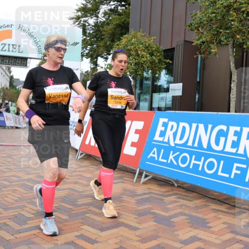 31.08.2025 - 21. Blankeneser Heldenlauf Strokosch-Dieckow http://msf.ph/oto/8699075 31.08.2025 12:58:42 Ziel 5785, 5639, 5638 meine-sportfotos.de