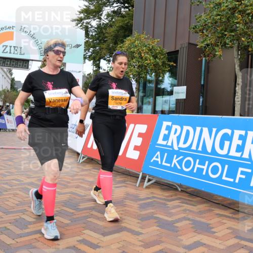 31.08.2025 - 21. Blankeneser Heldenlauf Strokosch-Dieckow http://msf.ph/oto/8699077 31.08.2025 12:58:41 Ziel 5785, 5639, 5638 meine-sportfotos.de