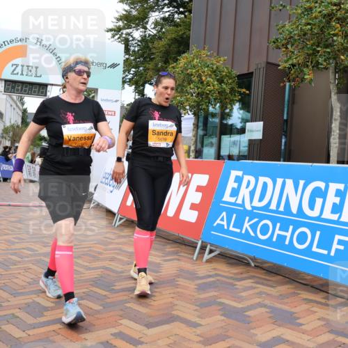 31.08.2025 - 21. Blankeneser Heldenlauf Strokosch-Dieckow http://msf.ph/oto/8699082 31.08.2025 12:58:41 Ziel 5785, 5639, 5638 meine-sportfotos.de