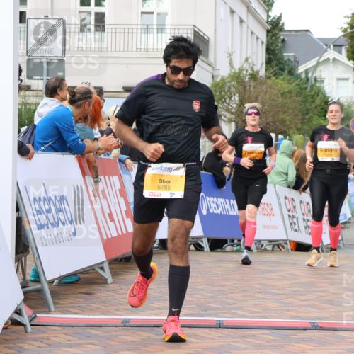 31.08.2025 - 21. Blankeneser Heldenlauf Strokosch-Dieckow http://msf.ph/oto/8699088 31.08.2025 12:58:36 Ziel 5785, 5412, 5639, 5638 meine-sportfotos.de