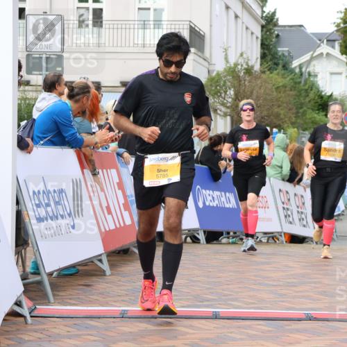 31.08.2025 - 21. Blankeneser Heldenlauf Strokosch-Dieckow http://msf.ph/oto/8699092 31.08.2025 12:58:36 Ziel 5785, 5412, 5639, 5638 meine-sportfotos.de
