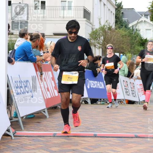 31.08.2025 - 21. Blankeneser Heldenlauf Strokosch-Dieckow http://msf.ph/oto/8699097 31.08.2025 12:58:36 Ziel 5785, 5412, 5639, 5638 meine-sportfotos.de