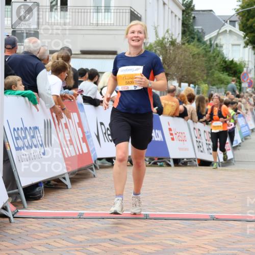 31.08.2025 - 21. Blankeneser Heldenlauf Strokosch-Dieckow http://msf.ph/oto/8699100 31.08.2025 12:46:16 Ziel 5839, 4156, 4125 meine-sportfotos.de