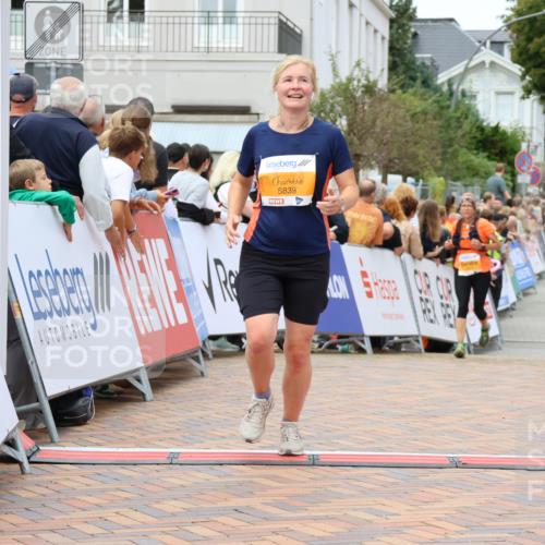 31.08.2025 - 21. Blankeneser Heldenlauf Strokosch-Dieckow http://msf.ph/oto/8699102 31.08.2025 12:46:16 Ziel 5839, 4156, 4125 meine-sportfotos.de