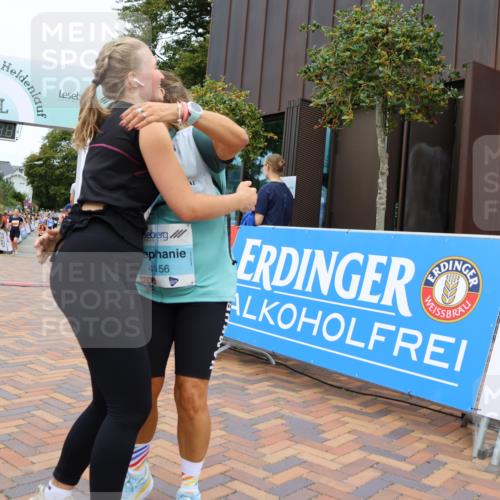 31.08.2025 - 21. Blankeneser Heldenlauf Strokosch-Dieckow http://msf.ph/oto/8699108 31.08.2025 12:46:11 Ziel 5644, 4314, 4156, 4125 meine-sportfotos.de
