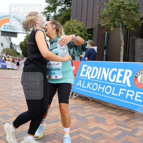 31.08.2025 - 21. Blankeneser Heldenlauf Strokosch-Dieckow http://msf.ph/oto/8699114 31.08.2025 12:46:11 Ziel 5644, 4314, 4156, 4125 meine-sportfotos.de