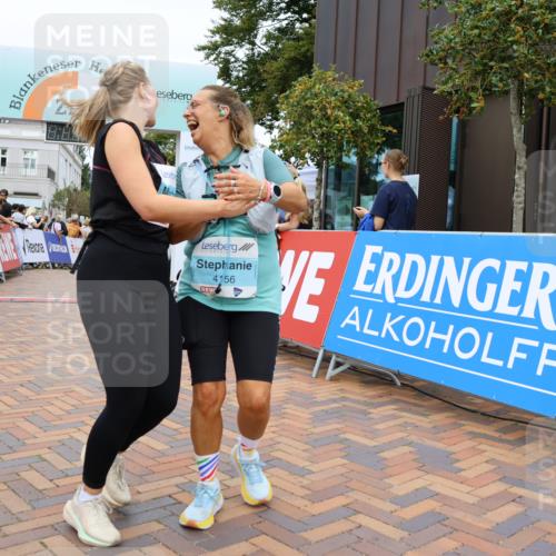 31.08.2025 - 21. Blankeneser Heldenlauf Strokosch-Dieckow http://msf.ph/oto/8699115 31.08.2025 12:46:11 Ziel 5644, 4314, 4156, 4125 meine-sportfotos.de