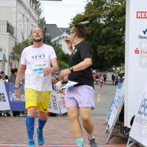 31.08.2025 - 21. Blankeneser Heldenlauf Strokosch-Dieckow http://msf.ph/oto/8699124 31.08.2025 12:58:08 Ziel 5348, 5428, 4101, 4100 meine-sportfotos.de