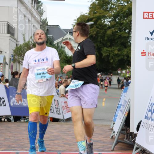 31.08.2025 - 21. Blankeneser Heldenlauf Strokosch-Dieckow http://msf.ph/oto/8699126 31.08.2025 12:58:08 Ziel 5348, 5428, 4101, 4100 meine-sportfotos.de