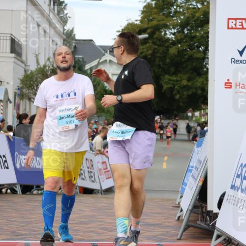 31.08.2025 - 21. Blankeneser Heldenlauf Strokosch-Dieckow http://msf.ph/oto/8699128 31.08.2025 12:58:08 Ziel 5348, 5428, 4101, 4100 meine-sportfotos.de