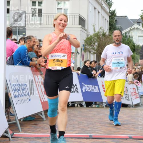 31.08.2025 - 21. Blankeneser Heldenlauf Strokosch-Dieckow http://msf.ph/oto/8699144 31.08.2025 12:58:07 Ziel 5348, 5428, 4101, 4100 meine-sportfotos.de