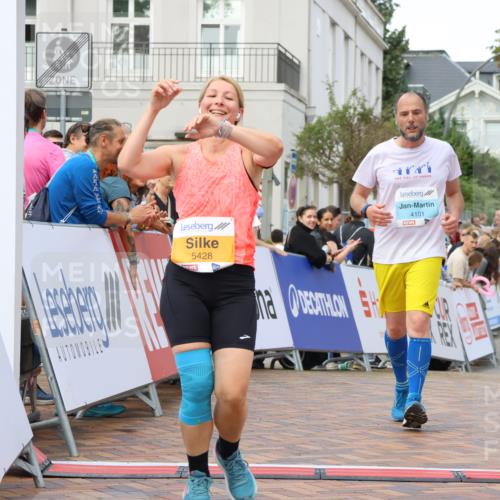 31.08.2025 - 21. Blankeneser Heldenlauf Strokosch-Dieckow http://msf.ph/oto/8699148 31.08.2025 12:58:06 Ziel 5348, 5428, 4101, 4100 meine-sportfotos.de