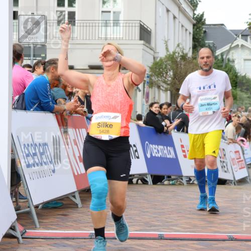 31.08.2025 - 21. Blankeneser Heldenlauf Strokosch-Dieckow http://msf.ph/oto/8699150 31.08.2025 12:58:06 Ziel 5348, 5428, 4101, 4100 meine-sportfotos.de