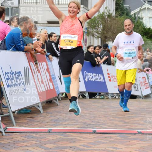 31.08.2025 - 21. Blankeneser Heldenlauf Strokosch-Dieckow http://msf.ph/oto/8699166 31.08.2025 12:58:06 Ziel 5348, 5428, 4101, 4100 meine-sportfotos.de