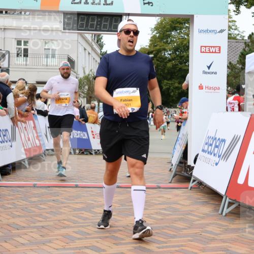 31.08.2025 - 21. Blankeneser Heldenlauf Strokosch-Dieckow http://msf.ph/oto/8699172 31.08.2025 12:45:48 Ziel 5775, 5375, 5801, 4398 meine-sportfotos.de