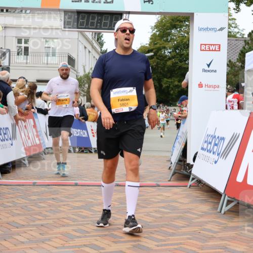 31.08.2025 - 21. Blankeneser Heldenlauf Strokosch-Dieckow http://msf.ph/oto/8699174 31.08.2025 12:45:48 Ziel 5775, 5375, 5801, 4398 meine-sportfotos.de