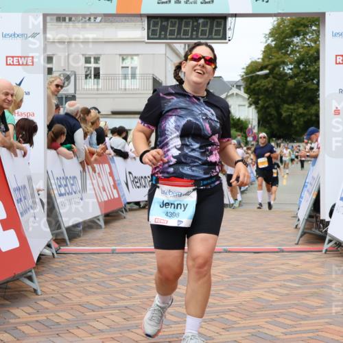 31.08.2025 - 21. Blankeneser Heldenlauf Strokosch-Dieckow http://msf.ph/oto/8699188 31.08.2025 12:45:44 Ziel 5200, 5801, 4398 meine-sportfotos.de