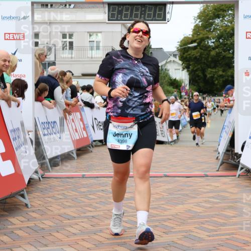 31.08.2025 - 21. Blankeneser Heldenlauf Strokosch-Dieckow http://msf.ph/oto/8699192 31.08.2025 12:45:44 Ziel 5200, 5801, 4398 meine-sportfotos.de