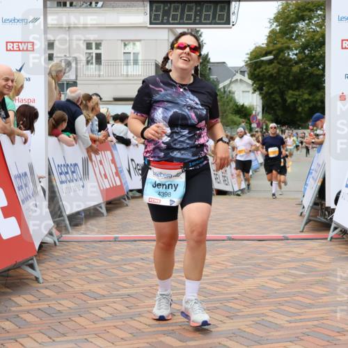 31.08.2025 - 21. Blankeneser Heldenlauf Strokosch-Dieckow http://msf.ph/oto/8699194 31.08.2025 12:45:44 Ziel 5200, 5801, 4398 meine-sportfotos.de