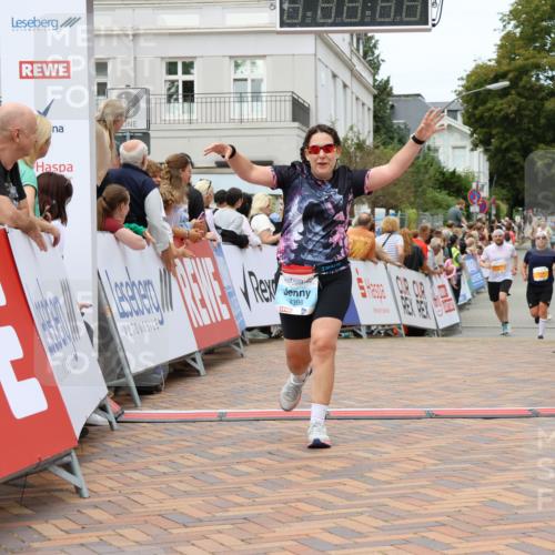 31.08.2025 - 21. Blankeneser Heldenlauf Strokosch-Dieckow http://msf.ph/oto/8699208 31.08.2025 12:45:42 Ziel 5200, 5525, 4398 meine-sportfotos.de