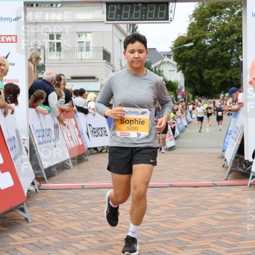 31.08.2025 - 21. Blankeneser Heldenlauf Strokosch-Dieckow http://msf.ph/oto/8699216 31.08.2025 12:45:38 Ziel 5723, 5200, 5713, 5525, 4398 meine-sportfotos.de