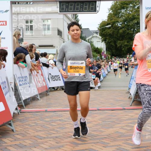 31.08.2025 - 21. Blankeneser Heldenlauf Strokosch-Dieckow http://msf.ph/oto/8699223 31.08.2025 12:45:38 Ziel 5723, 5200, 5713, 5525, 4398 meine-sportfotos.de